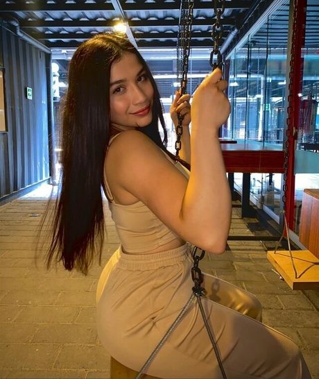 Righthookroxy belle actrice galeries