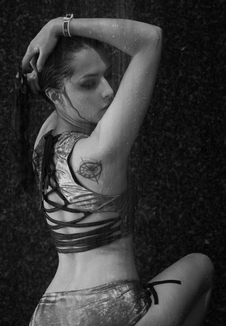 Angela Bermudez modèle sexy image