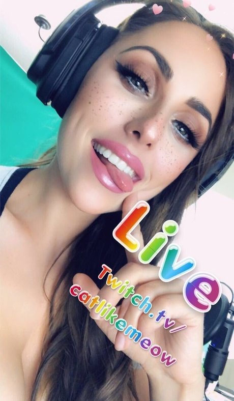 catlikemeow modèle érotique archive