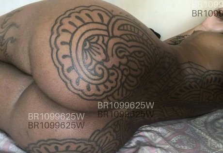 Medusaaa étoile nue des photos