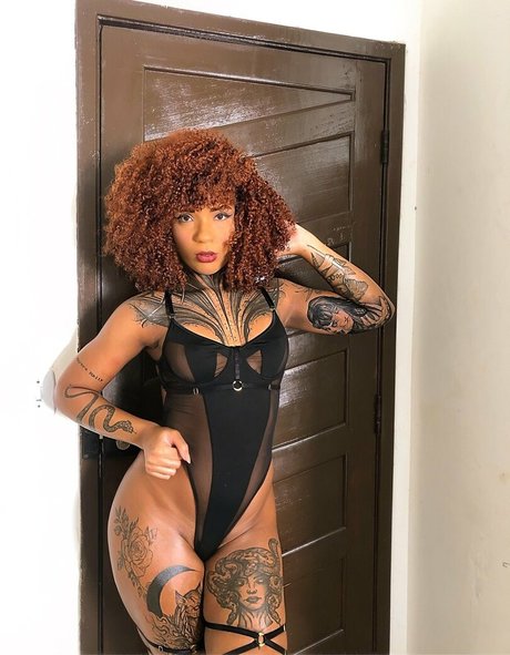 Medusaaa jolie actrice img