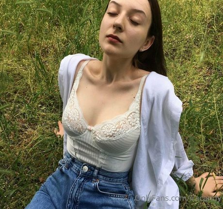 pppoisonnnivy modèle hd img