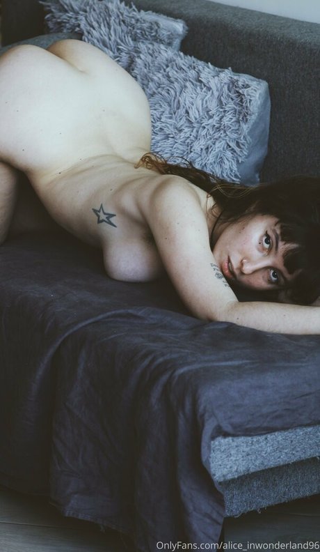 alice inwonderland96 jolie star du porno photos