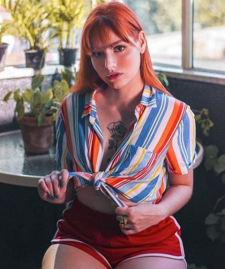 Larie S modèle érotique image