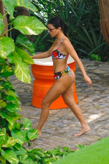 Kourtney Kardashian belle actrice image
