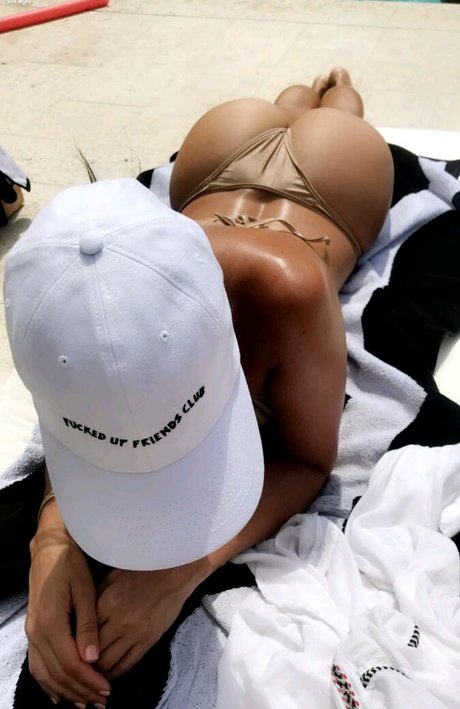 Kourtney Kardashian mannequin galerie