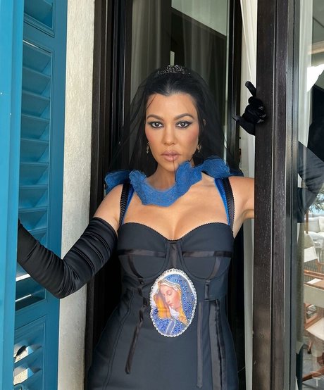 Kourtney Kardashian actrice libre collection
