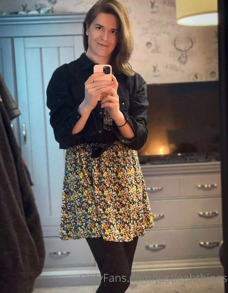 pom-pom girl nue onlyfans belle qualité archive