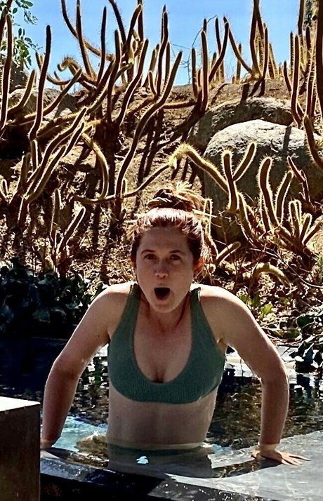 Bonnie Wright modèle de haute qualité photo