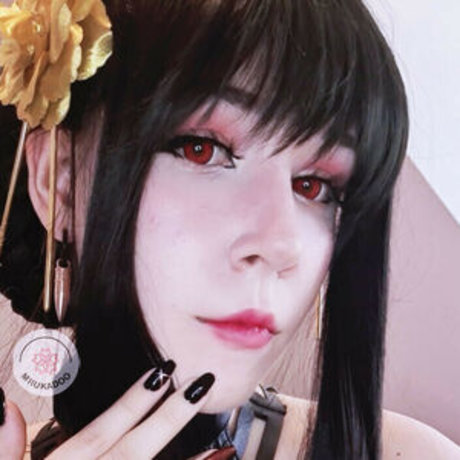 Miiukadoo modèle chaud image