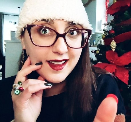 ASMR Alysaa haut de star du porno photos