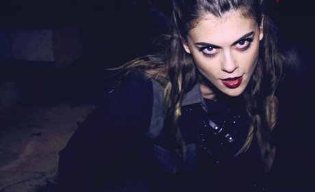 Lindsey Shaw modèle érotique img