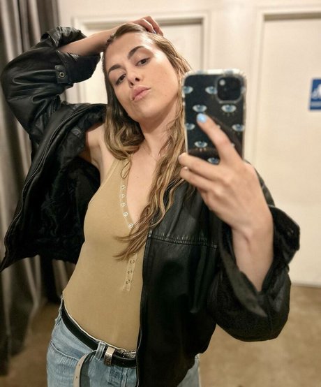 Lindsey Shaw haut de star du porno photos