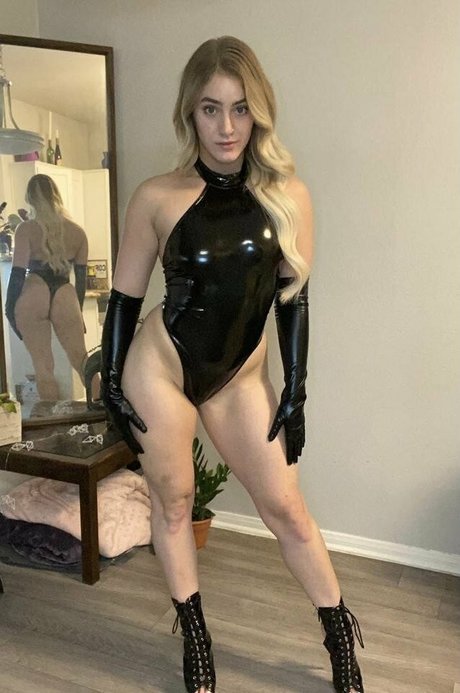 Kenzie Madison star du porno adulte image