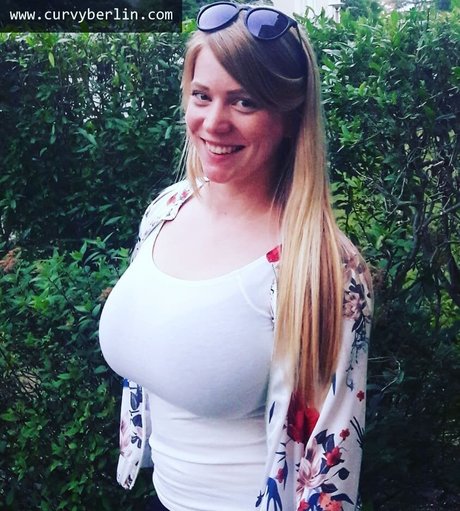 Laura Katz modèle hd photos