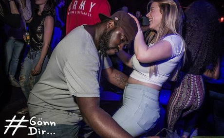 Laura Katz modèle érotique collection