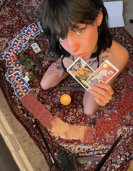 Ally Alden modèle érotique img