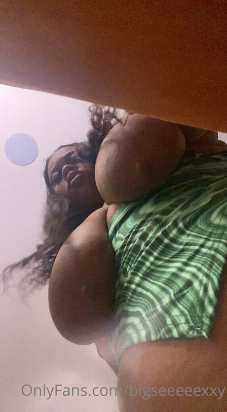 chaton courbé onlyfans belle gratuite photo