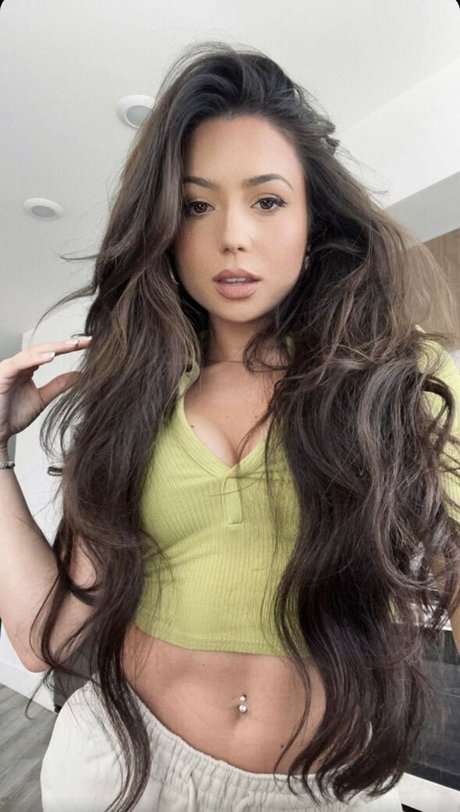 Ashley Nocera modèle magnifique des photos