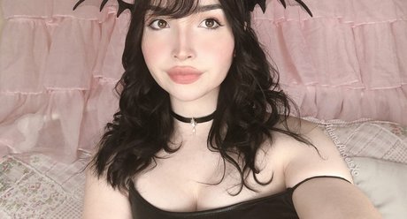 ArianaAngels modèle érotique photos