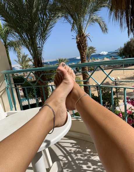 Baby Yona modèle sexy archive