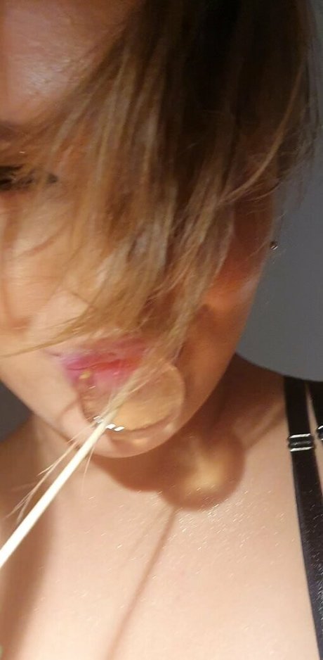 Baby Yona actrice de nus images