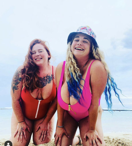 cougar blonde uniquementfans nu de haute qualité photos