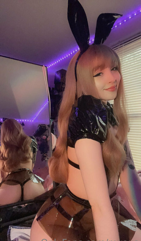 éjacule sur la langue onlyfans bel art image