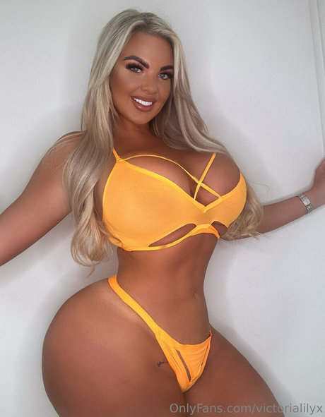 Victorialilyx modèle artistique photos