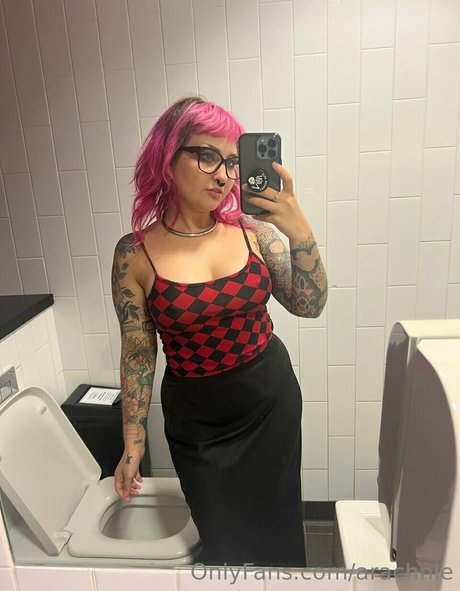 arachnie star du porno exclusive photos