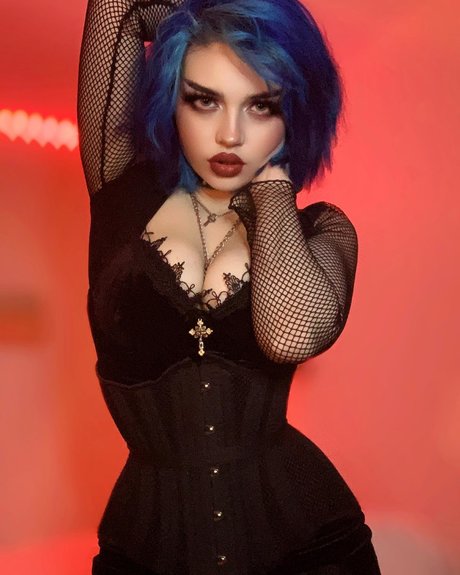 Queen Nephilim modèle pornographique galeries