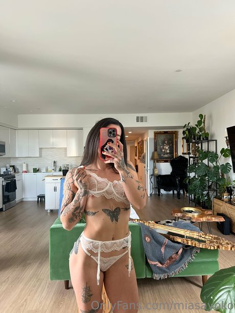 Mia Sayoko star du porno érotique images