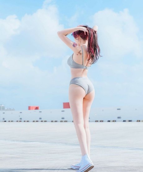 Akaei Ray star du porno chaude photo