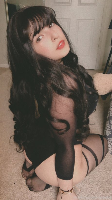 Mariedoll modèle pornographique photo