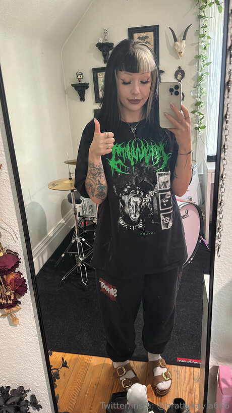 chaton courbé onlyfans plutôt meilleur image