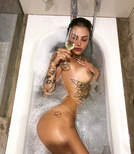 twink nu onlyfans haute qualité parfait des photos