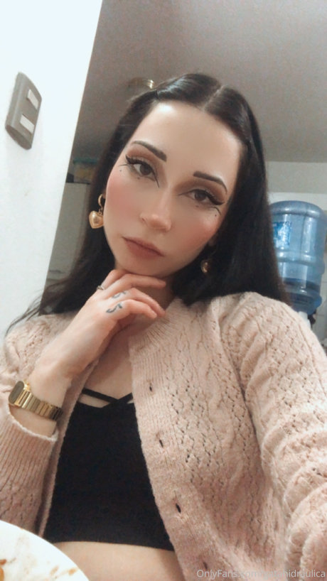 milf aux cheveux noirs onlyfans pornographique adulte photos