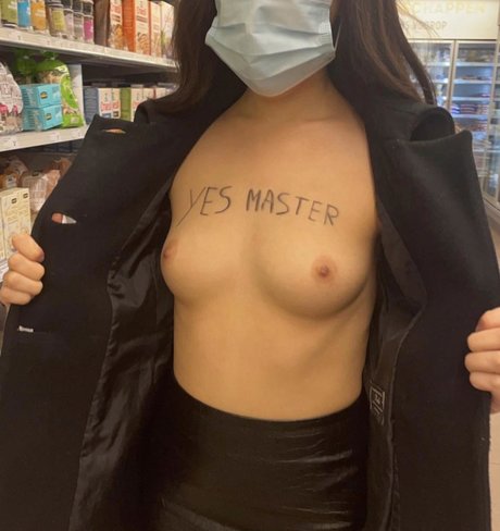 plage seins nus onlyfans sympa, meilleur archive