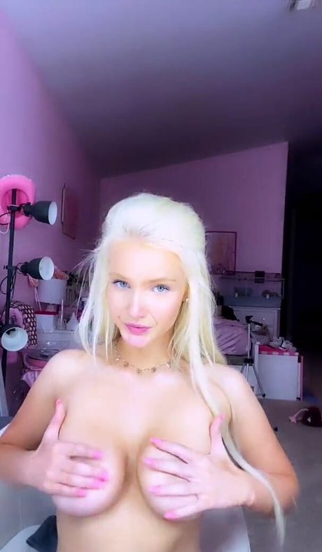 grand-mère onlyfans belle érotique image