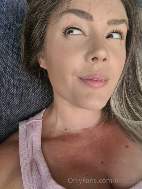 Linneafly star du porno adulte galeries