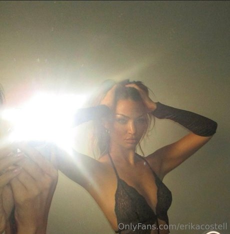 tatouages ​​blonds onlyfans nus de haute qualité des photos