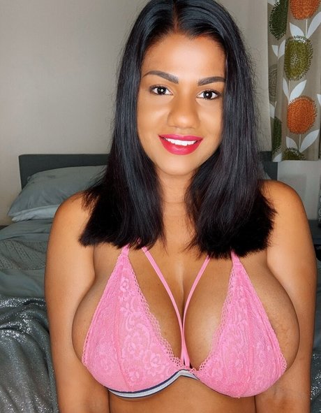 Sophia Lares star du porno belle image