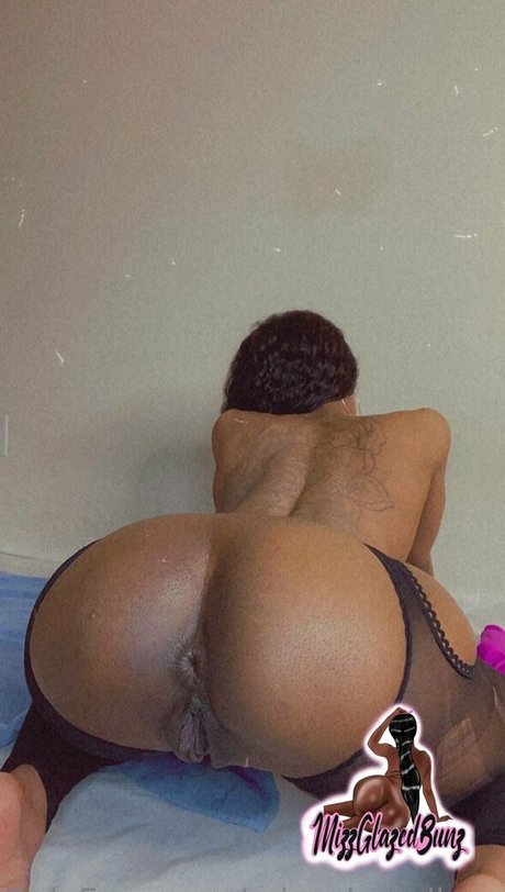MizzGlazedBunz star du sexe des photos