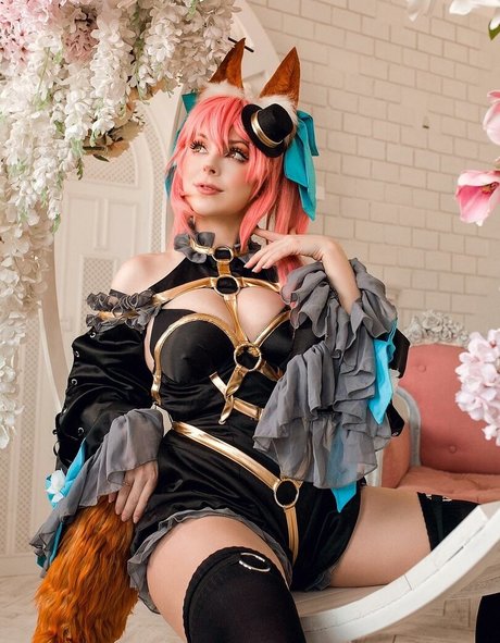 Mayweda Cosplay étoile nue images