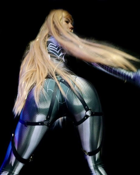 Ocumi actrice érotique img