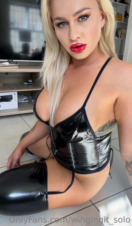 wingingit solo étoile xxx des photos