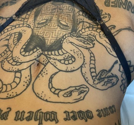 bbyekra actrice sexy images