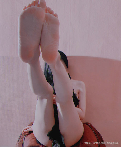 zanatissue actrice sexy img