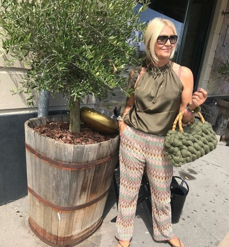 trio à gros seins onlyfans chaud en haute qualité galerie