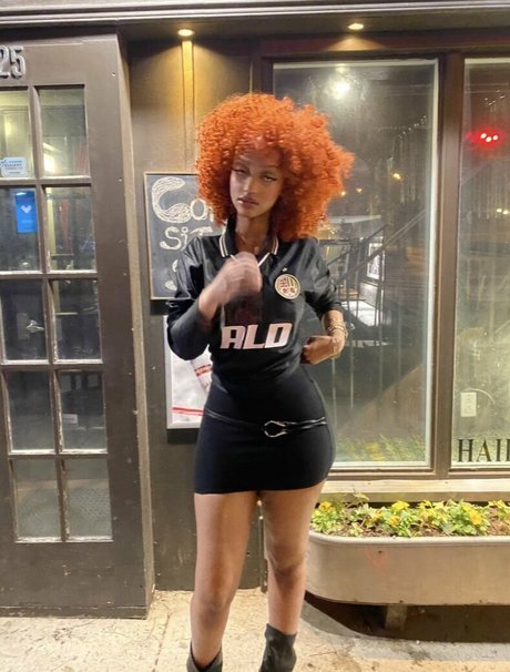 Solaya Ismail modèle chaud archive